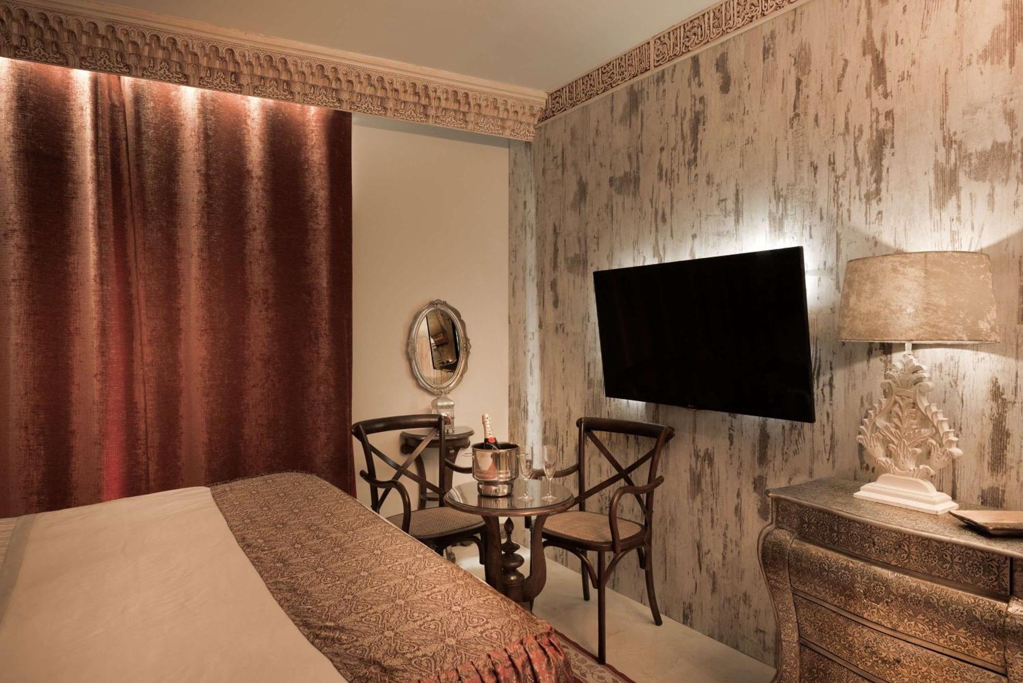 Suite with Whirlpool,1758529608:JPEG